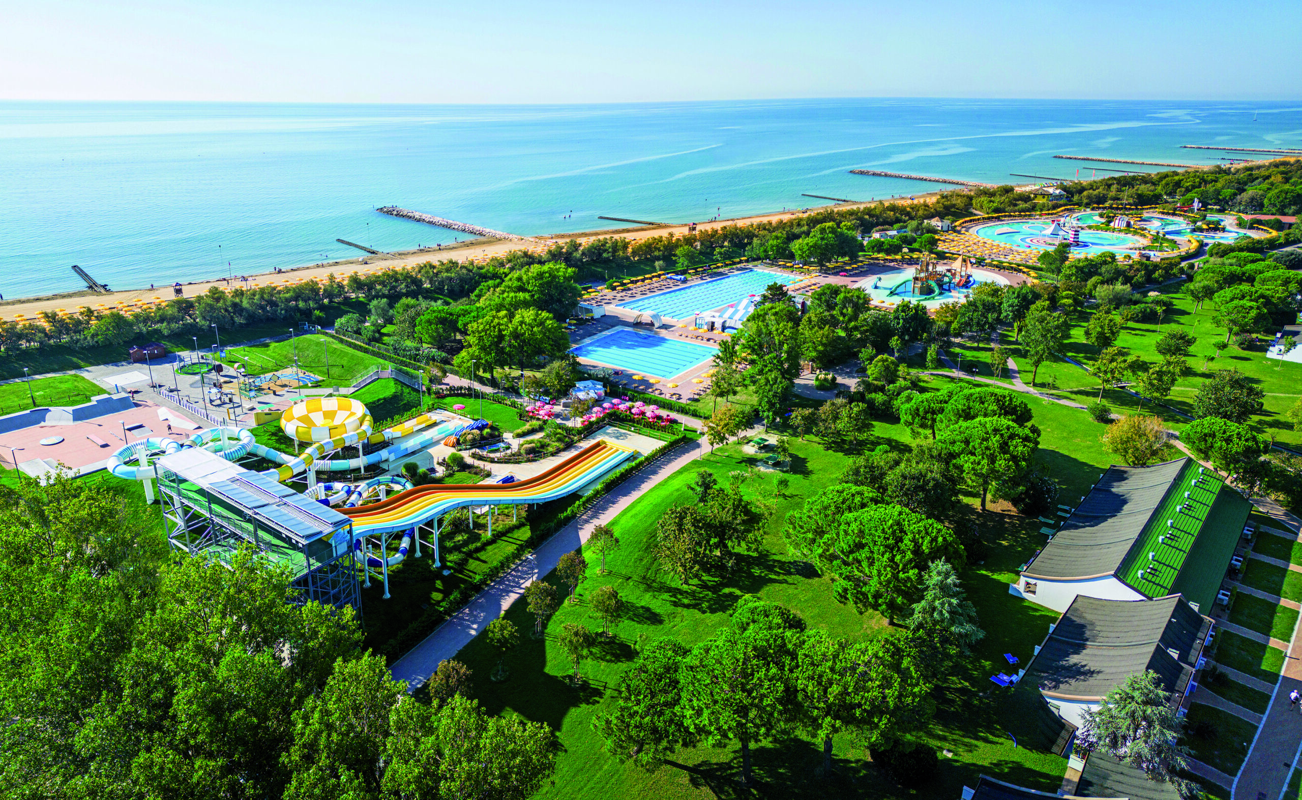 Pra_-delle-Torri---Parco-acquatico-fronte-mare